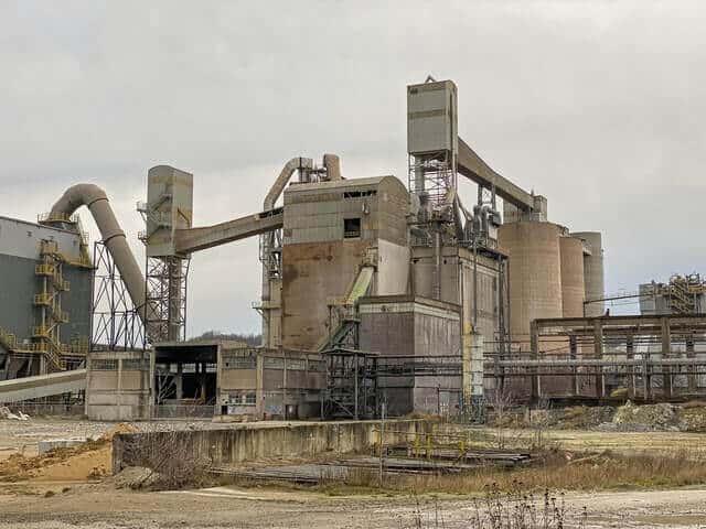 https://wealthquint.com/wp-content/uploads/2021/06/Cement-Industry.jpg