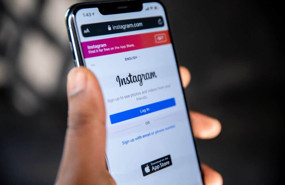 How To Turn ON Face And Hand Effects On Instagram? 1 Instagram all