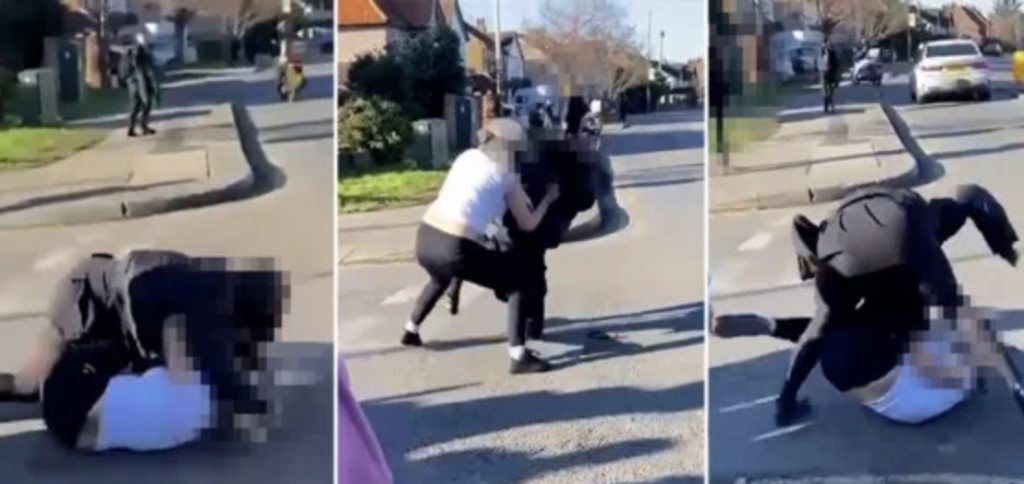 Thomas Knyvett School/ College Fight Video, Ashford School Fight Video 1 Thomas Knyvett School Fight Video